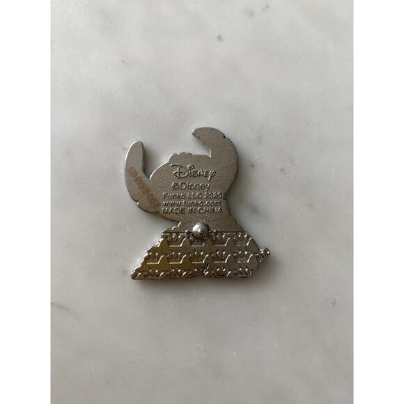 Lilo and Stitch Loungefly Tricycle Disney Trading Pin - Picture 2 of 2